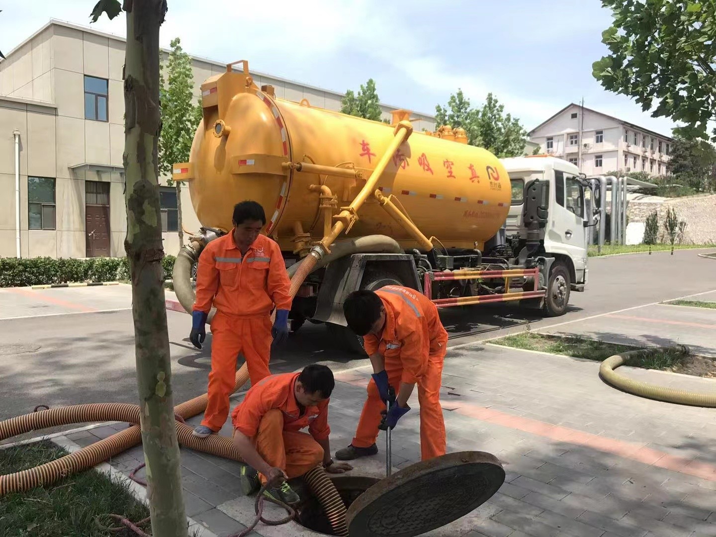 武邑化粪池清理与5-8吨吸粪车施工效率分析